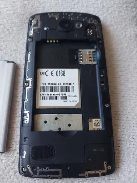 Telefon LG-H340n (pentru piese)