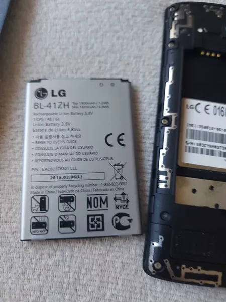 Telefon LG-H340n (pentru piese)